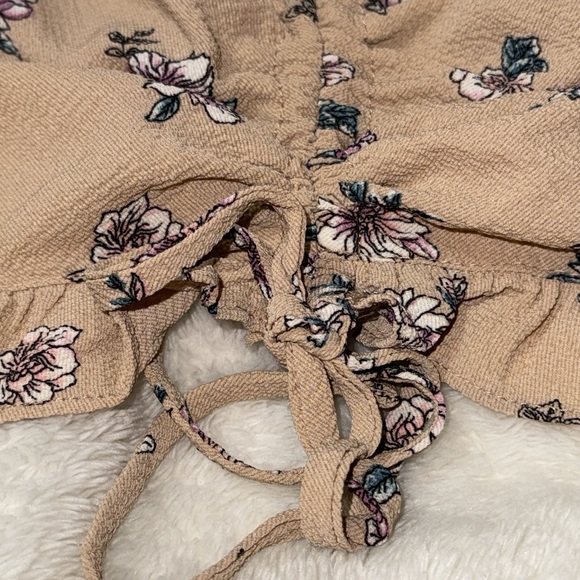 Zenobia FLORAL RUFFLE BLOUSE - Picture 6 of 10